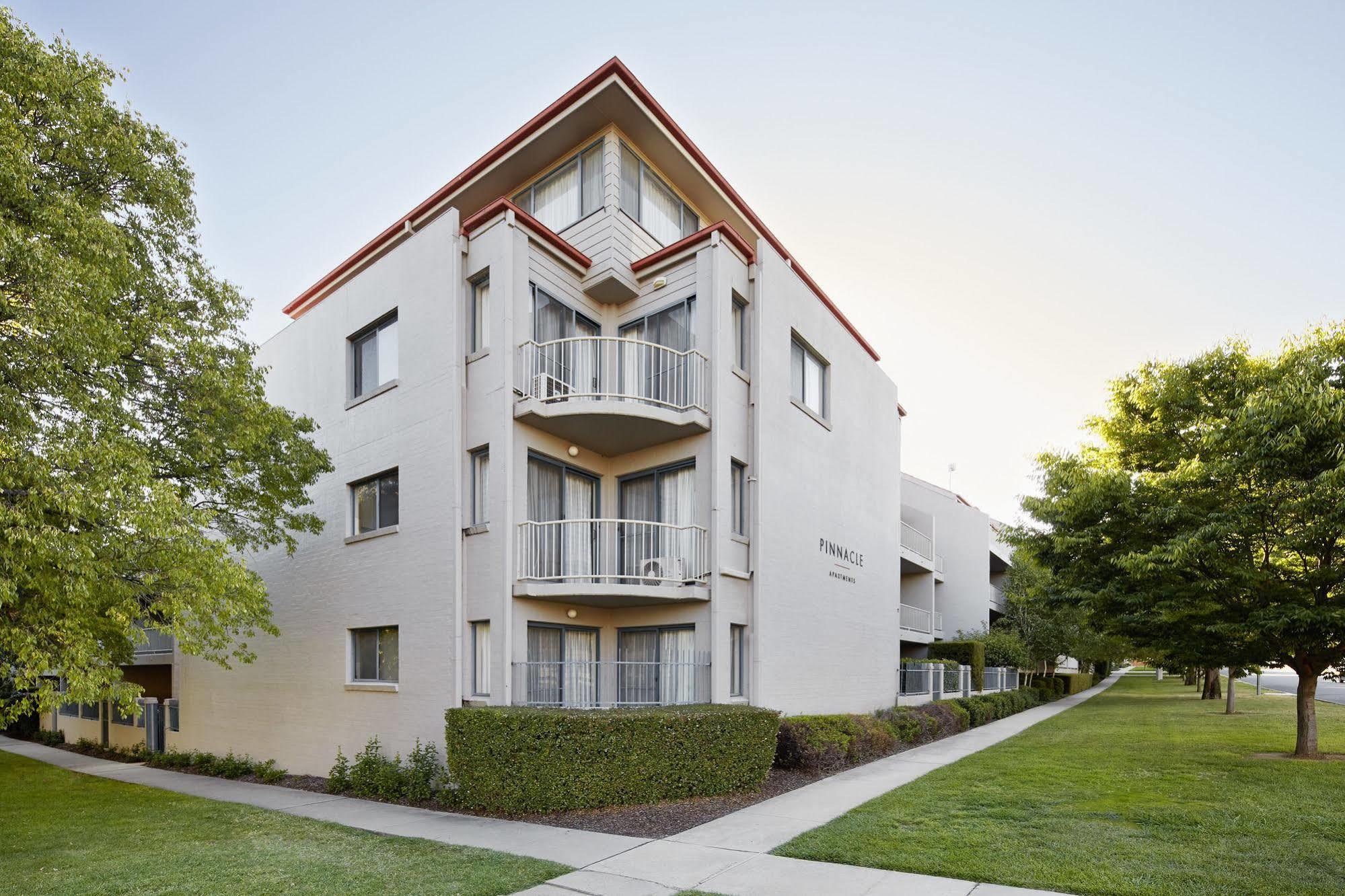 Pinnacle Apartments Канбера Екстериор снимка