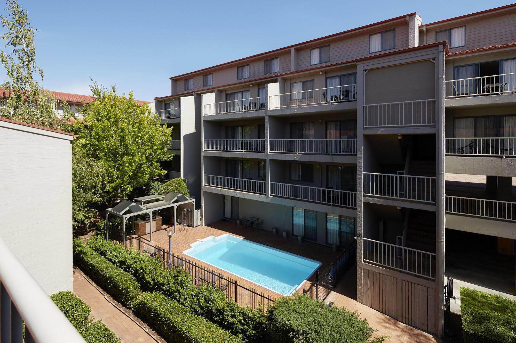 Pinnacle Apartments Канбера Екстериор снимка