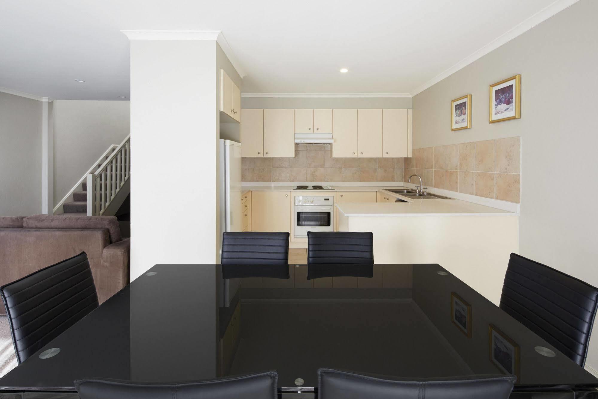 Pinnacle Apartments Канбера Екстериор снимка